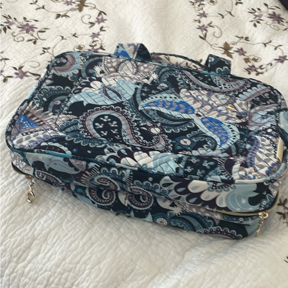 Hanging toilette bag